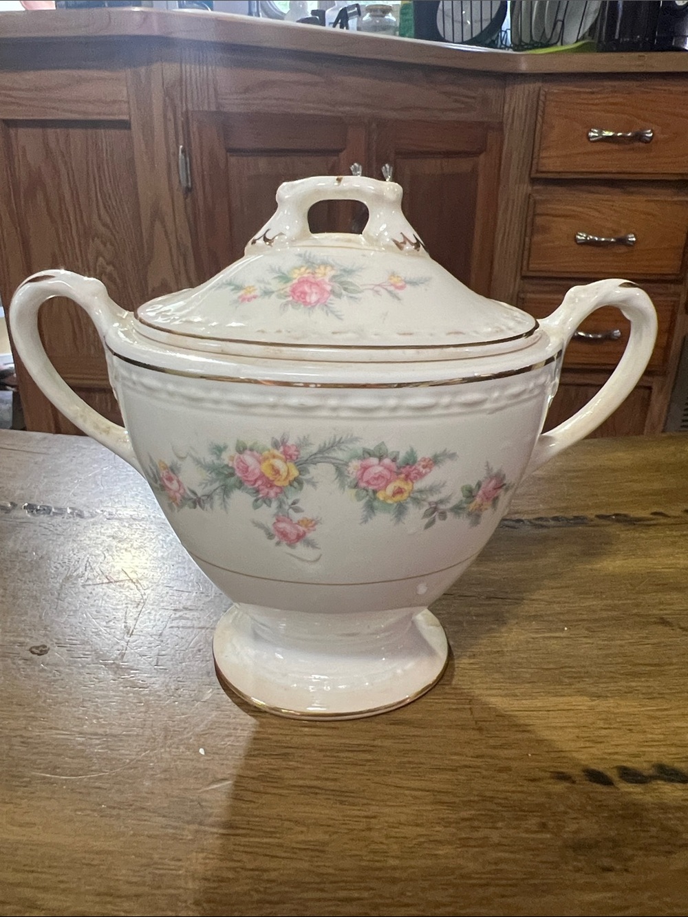 Homer Laughlin Georgian Eggshell Covered Floral Sugar Bowl w/ gold trim